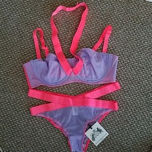 Lingerie set 36dd bra, small panties